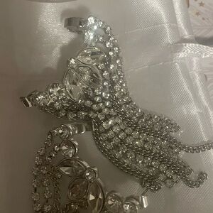 Beautiful Dazzle Cuff Earrings 💎🩶✨